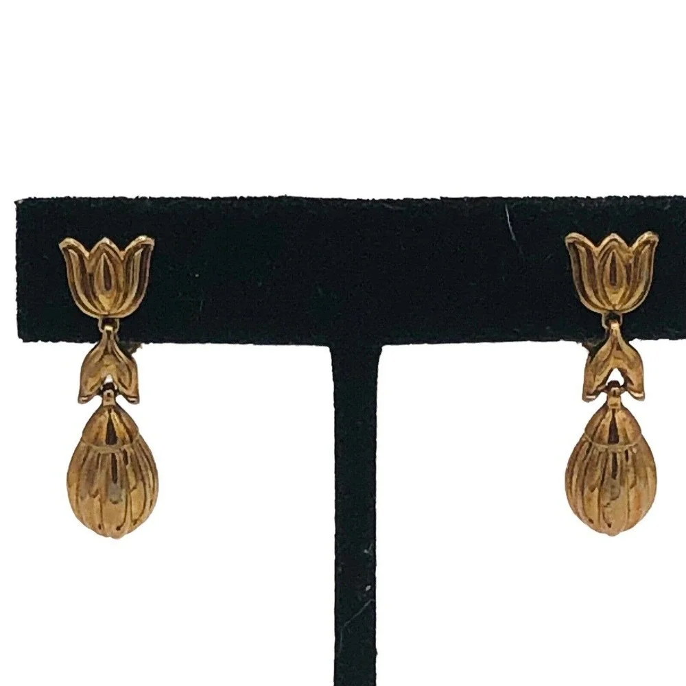 CROWN TRIFARI Signed Gold Tone TULIP FLOWER Dangle CLIP EARRINGS Vintage